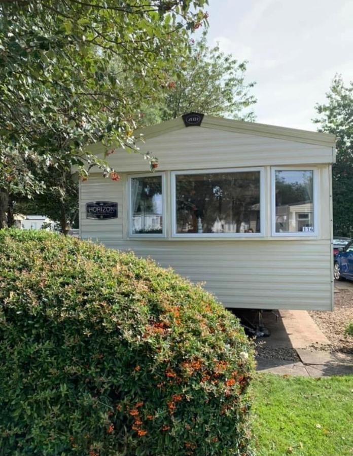 Home From Home Caravan Hire Havens Thorpe Park คลีทอร์ปส์ ภายนอก รูปภาพ